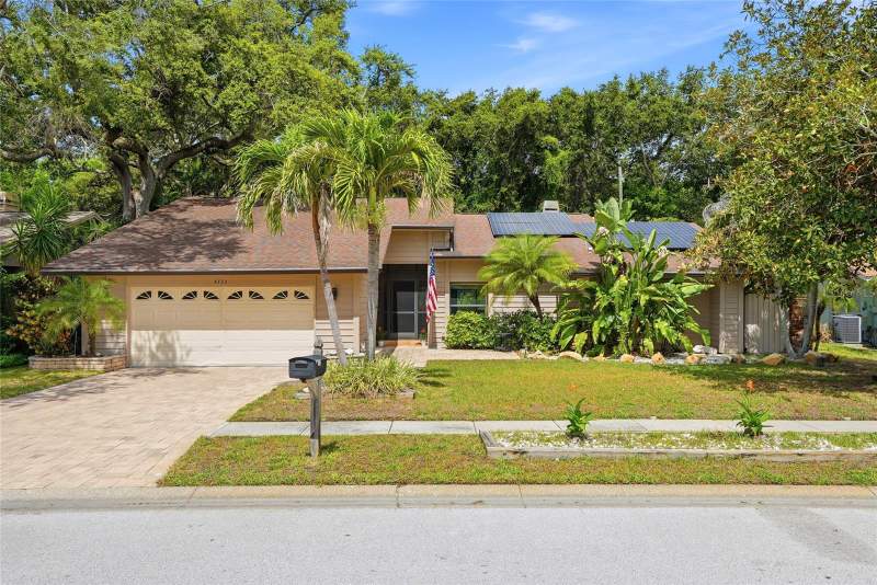 3 bedroom Single Family Residence at 4733 Lake Valencia Boulevard, Lake Valencia -, Palm Harbor — photo 2