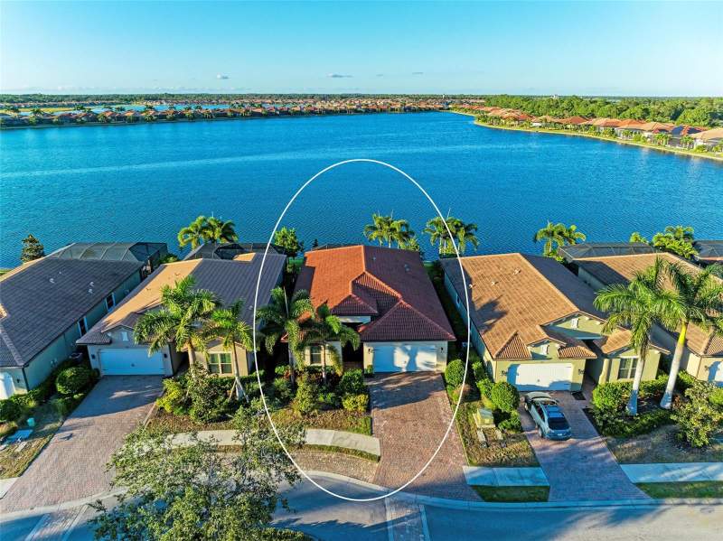 228 MARAVIYA BOULEVARD home for sale in Toscana Isles