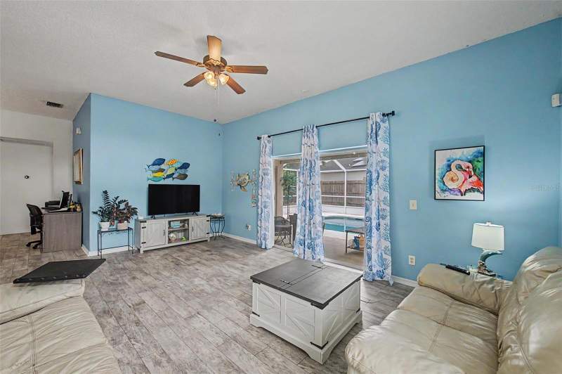 3 bedroom Single Family Residence at 655 Sand Ridge Drive, Brentwood Hills Trct A Un 1, Valrico — photo 5