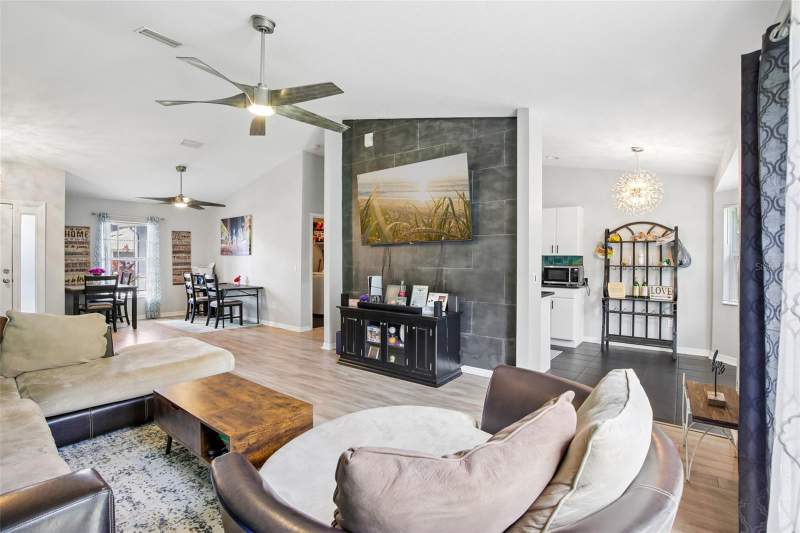 3 bedroom Single Family Residence at 4628 Adderton Avenue, Port Charlotte Sub 21, North Port — photo 5