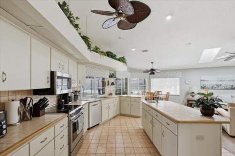 5 Cherrytree Court, Palm Coast FL - photo 10 of 54