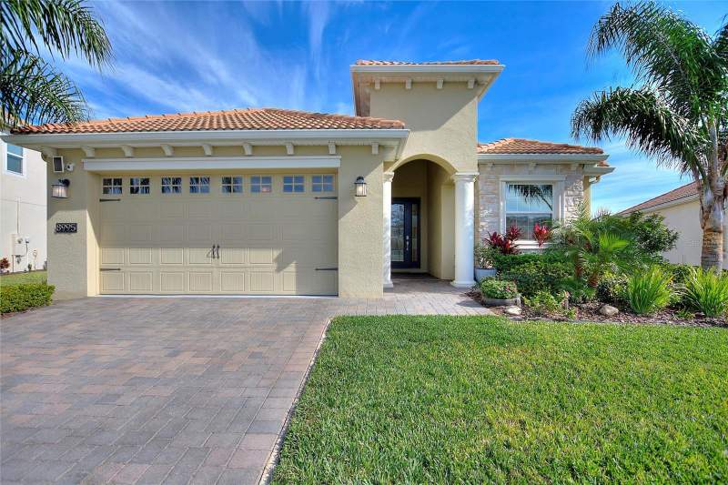 4 bedroom Single Family Residence at 8995 Ace Loop, Stoneybrook South North Pcl-Ph, Davenport — photo 2