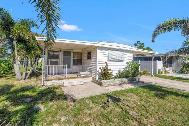 2 bedroom Mobile Home at 2439 SANTIAGO DRIVE, BUENA VISTA MANOR, HOLIDAY — photo 2