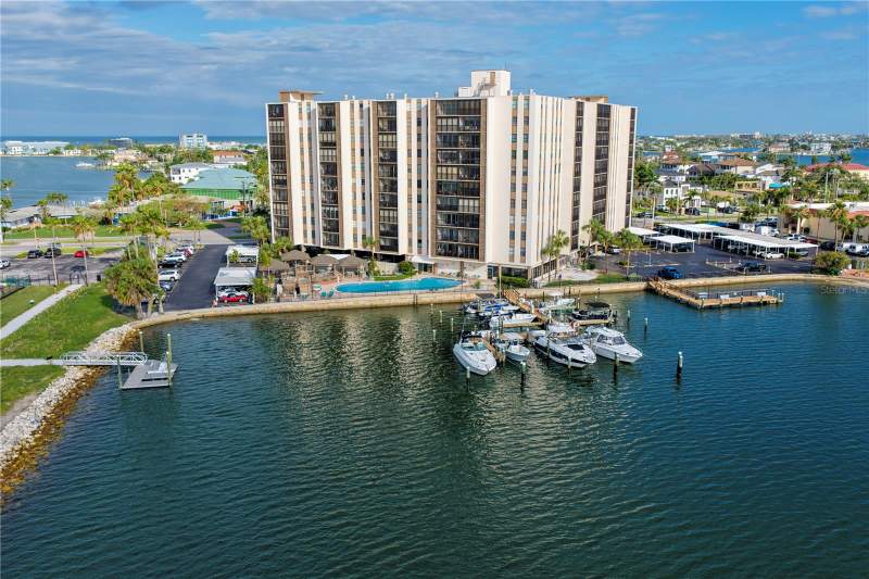 1 bedroom Condominium at 10355 Paradise Boulevard #907, Paradise Island Towers Condo, Treasure Island — photo 2