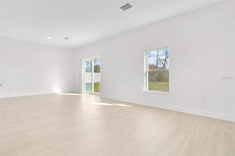 4 bedroom Single Family Residence at 469 Marion Oaks Lane, Marion Oaks 03, Ocala — photo 4