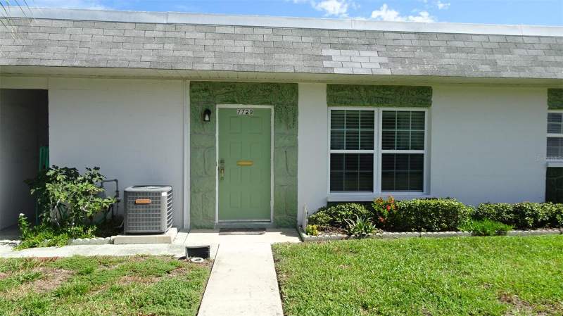 2 bedroom Villa at 7729 39th Terrace, Tyrone Villas, St Petersburg — photo 2