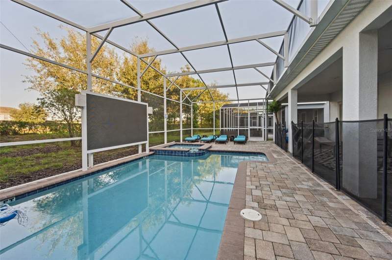 8 bedroom Single Family Residence at 1540 Maidstone Court, Stoneybrook South Tr K, Davenport — photo 4
