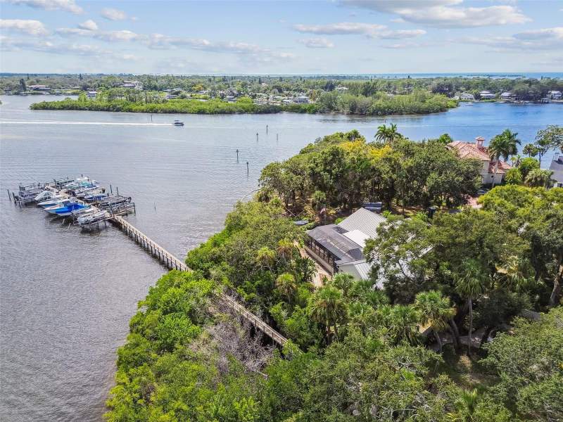 4 bedroom Single Family Residence at 1705 Meyers Cove Drive, Meyers Cove, Tarpon Springs — photo 3