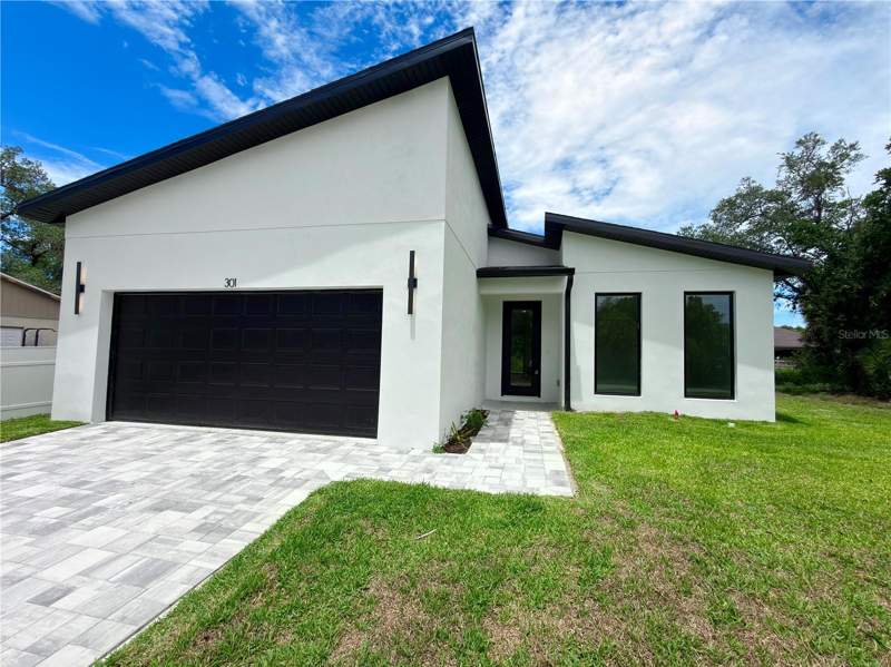 3 bedroom Single Family Residence at 301 Eppinger Drive, Port Charlotte Sec 024, Port Charlotte — photo 3