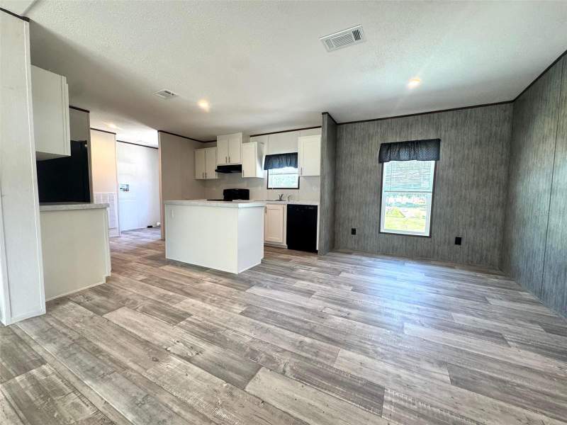 3 bedroom Manufactured Home at 389 Waterview Drive, Clearwater Lake Estates, Polk City — photo 4
