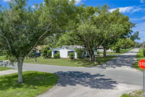 5207 10th Street, Zephyrhills FL - photo 6 of 44