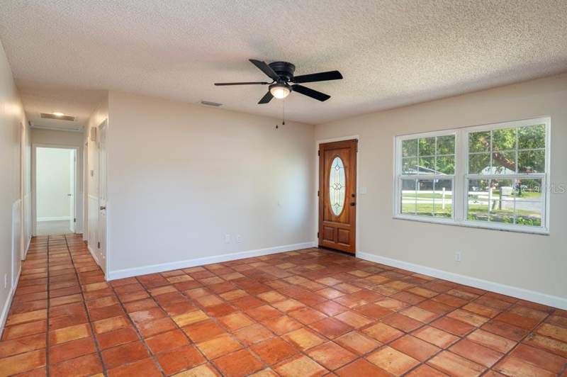 3 bedroom Single Family Residence at 525 S Tangerine Court, Eagle Terrace, Eagle Lake — photo 3