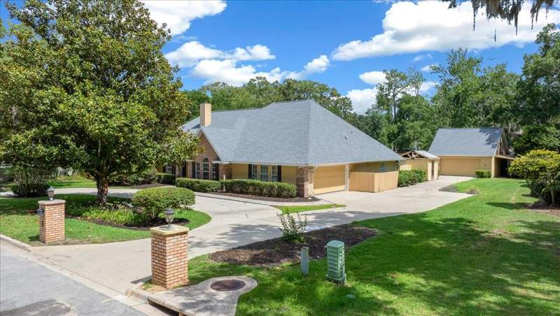 4 bedroom Single Family Residence at 2420 SE 15th Street, Wood Rdg Add 01, Ocala — photo 3