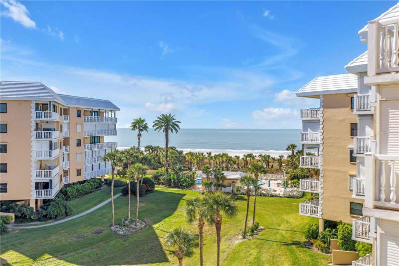 Silver Sands Beach & Racquet Club