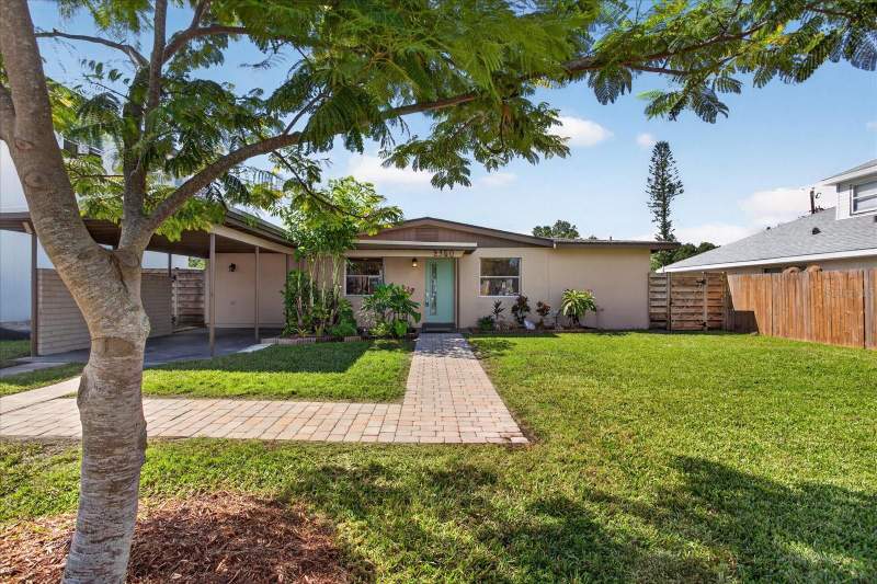 3 bedroom Single Family Residence at 2350 Loma Linda Street, Loma Linda Park, Sarasota — photo 2