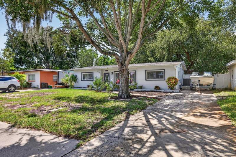 3 bedroom Single Family Residence at 715 W Bayshore Drive, Bayshore Heights, Tarpon Springs — photo 3