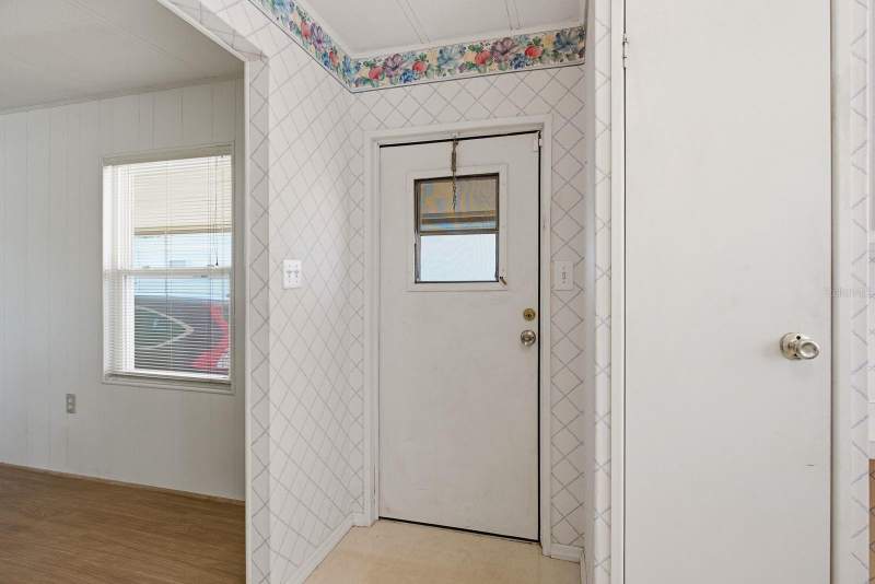 2 bedroom Mobile Home at 39820 US Highway 19 #67, Stonehedge On The Hill M/H Park Co-Op Unrec, Tarpon Springs — photo 5