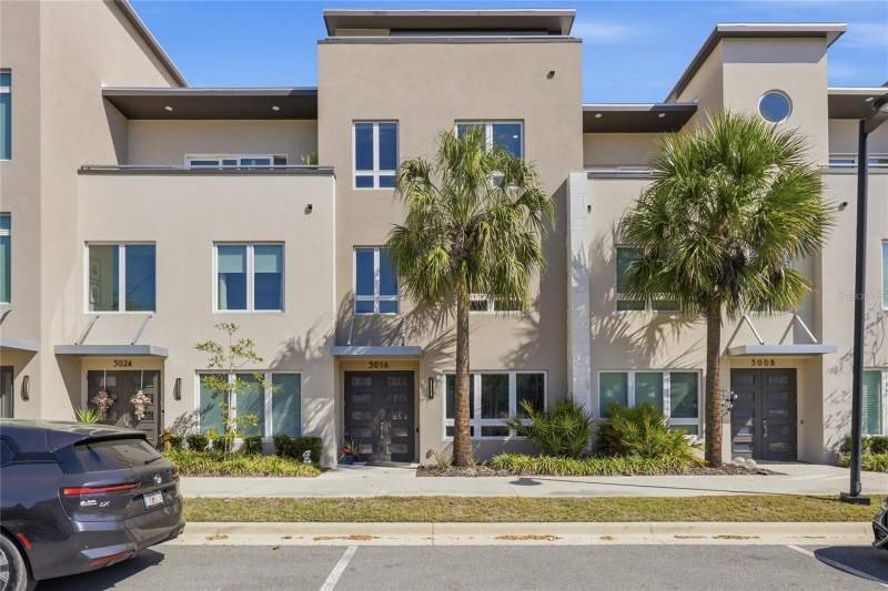 3 bedroom Townhouse at 5016 SW 34th Place, The Vue At Celebration Pointe, Gainesville — photo 2