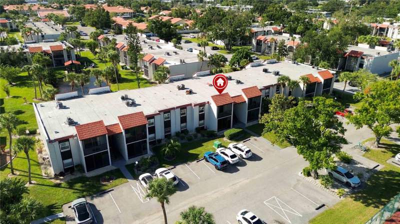 2 bedroom Condominium at 3215 Beneva Road #202, Village Brooke Sec 2, Sarasota — photo 2