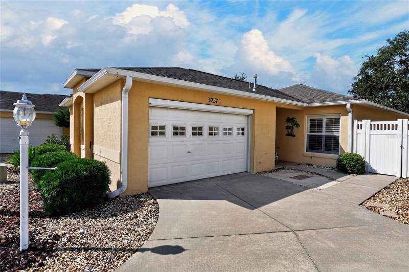 2 bedroom Villa at 3257 Archer Avenue, The Villages, The Villages — photo 2