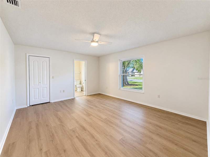 3 bedroom Single Family Residence at 8421 Cypress Lake Circle, Country Oaks Ph I, Sarasota — photo 4
