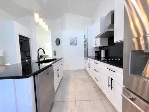 8587 Sunrise Key Drive, Kissimmee FL - photo 17 of 48