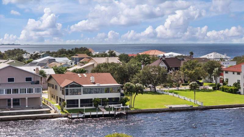 4 bedroom Single Family Residence at 5767 Westshore Drive, Flor A Mar Rep, New Port Richey — photo 2