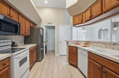 8038 Madrid Road, Weeki Wachee FL - photo 15 of 60