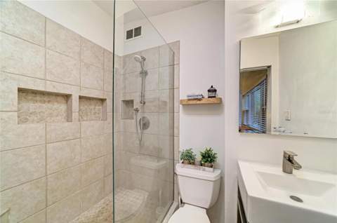126 Holly Avenue, Sarasota FL - photo 22 of 39
