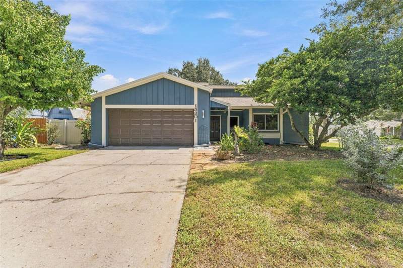 15801 COUNTRY LAKE DRIVE home for sale in Country Place