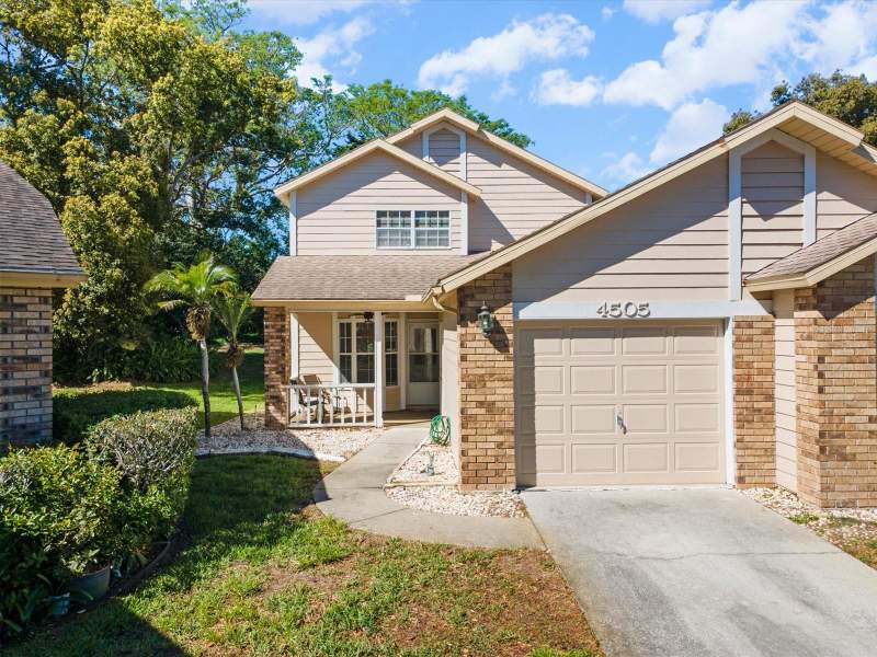 4505 GLEN HOLLOW home for sale in Briar Patch