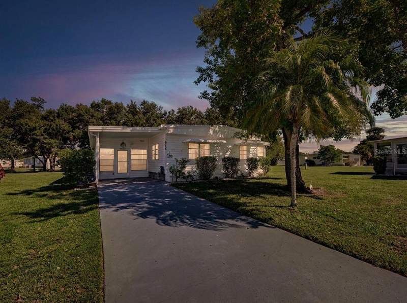 2 bedroom Mobile Home at 6786 Hoemi Court, Holiday Park, North Port — photo 2