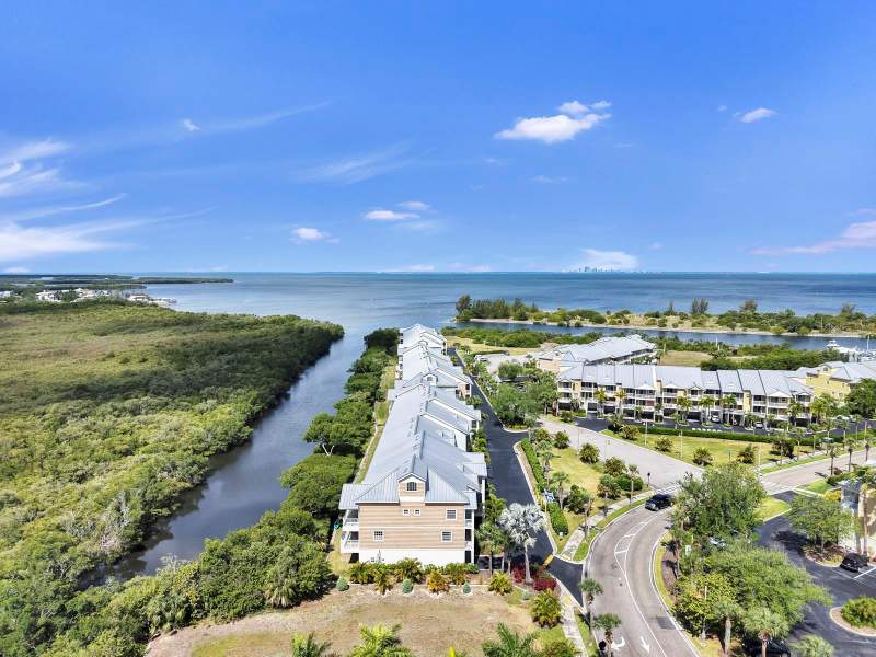 4 bedroom Townhouse at 3202 Mangrove Point Drive, Bahia Beach Twnhms Ph 2, Ruskin — photo 2