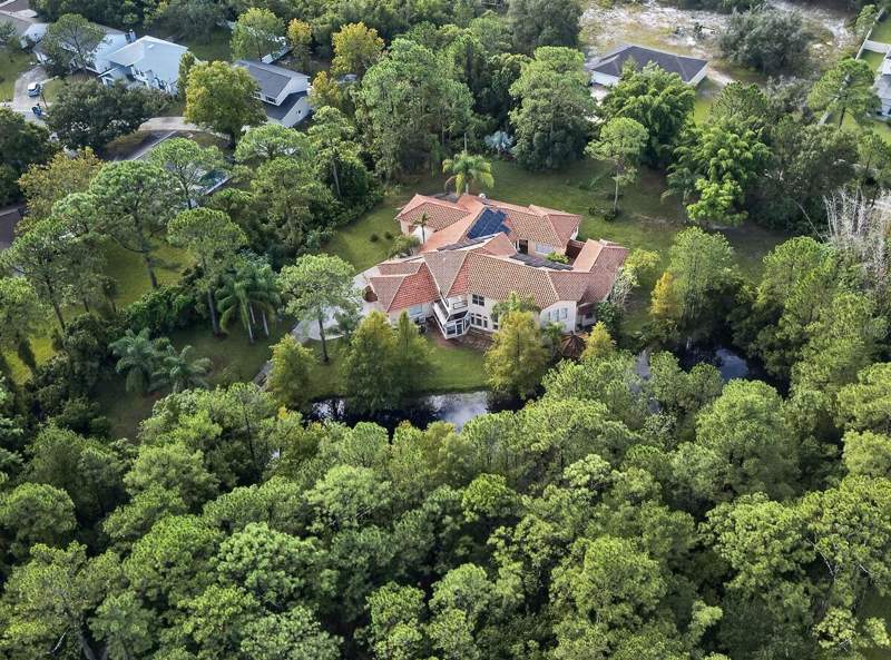 5 bedroom Single Family Residence at 779 E Chapman Road, Oviedo, Oviedo — photo 2