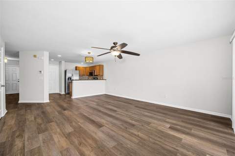 8013 Sutton Terrace Lane, Tampa FL - photo 14 of 38