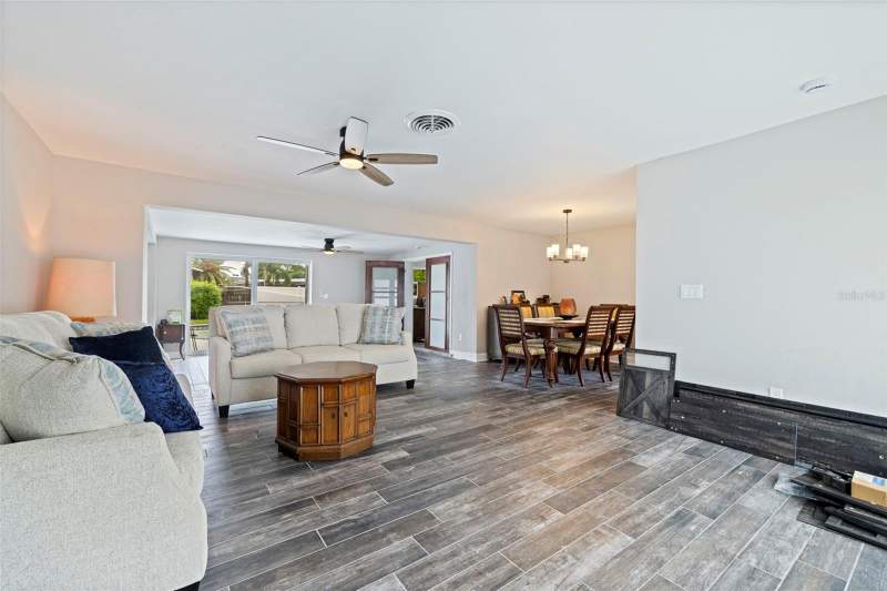 3 bedroom Single Family Residence at 7073 S SHORE DRIVE, PASADENA ISLE, ST PETERSBURG — photo 5