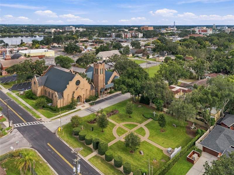 4 bedroom Single Family Residence at 1075 8th Street, Haven Shores, Winter Haven — photo 4