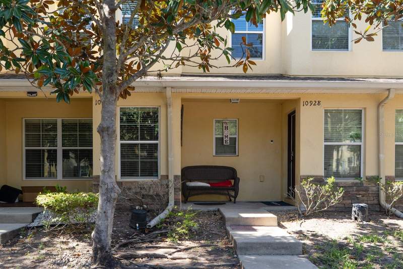 3 bedroom Townhouse at 10928 Keys Gate Dr, Summerfield Village 1 Tract 2 Phases 3 4, Riverview — photo 3
