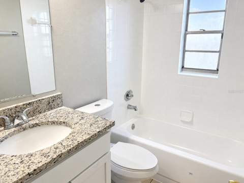 432 Regal Park Drive, Valrico FL - photo 8 of 18