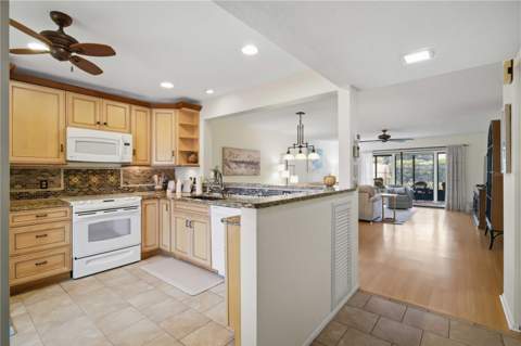 503 Spring Lakes Boulevard #503, Bradenton FL - photo 8 of 26