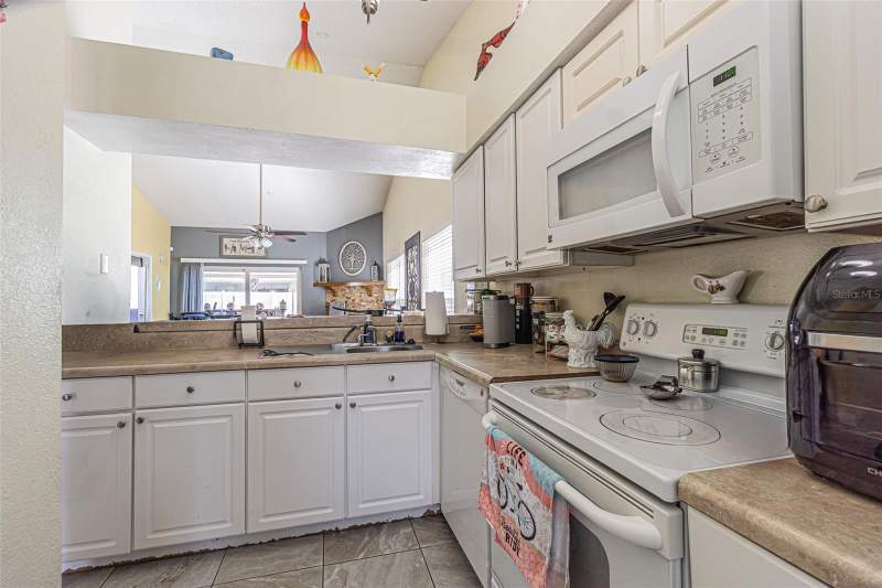 3 bedroom Single Family Residence at 7601 Limebury Court, Citrus Pointe Unit 2, Tampa — photo 3