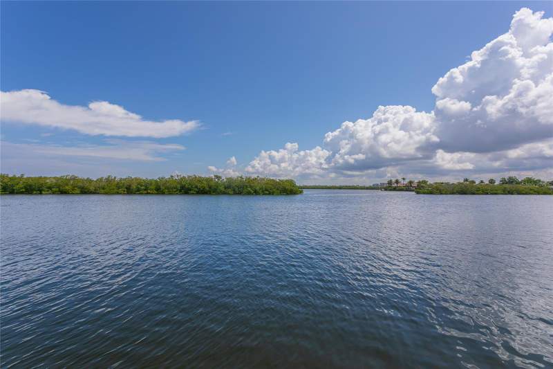 4 bedroom Single Family Residence at 5557 Bowline Bend, Flor A Mar, New Port Richey — photo 5