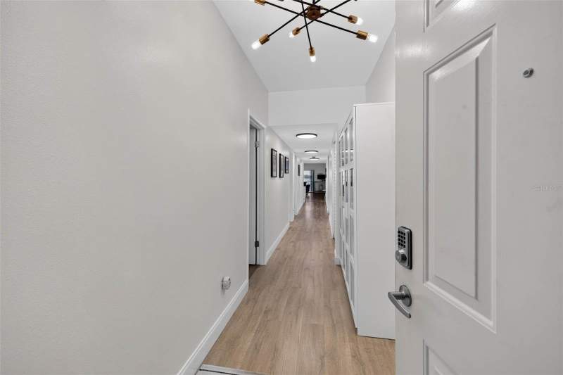 2 bedroom Condominium at 602 Lime Avenue #101, Camelot Oaks Condo, Clearwater — photo 4