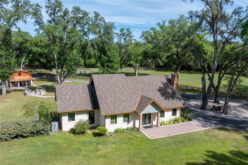 4 bedroom Farm at 10925 SW 16th Avenue, Acreage Non Subdivision, Ocala — photo 2