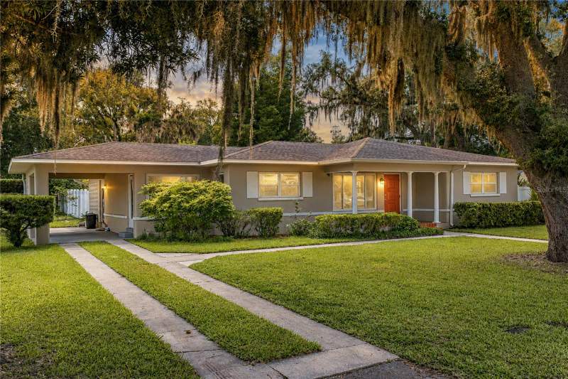2 bedroom Single Family Residence at 14320 13th Street, Charles H Robinsons Add, Dade City — photo 1