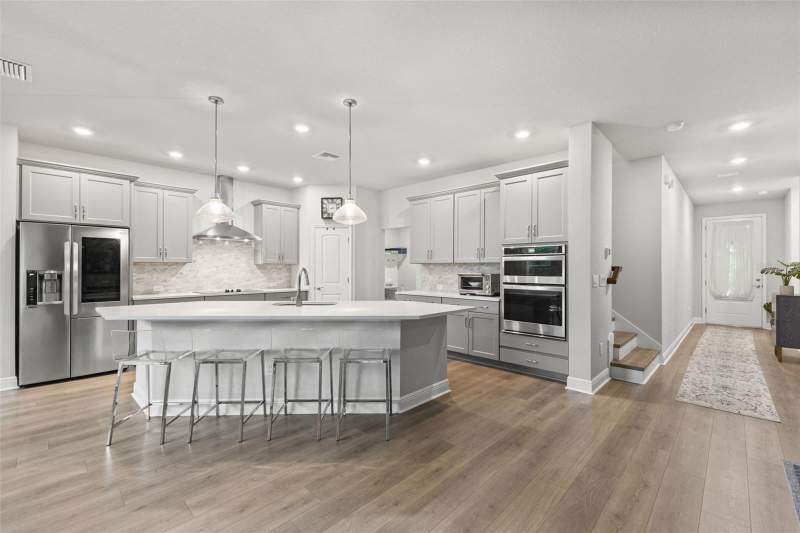4 bedroom Single Family Residence at 4009 W Carmen Street, Broadmoor Park Rev, Tampa — photo 2