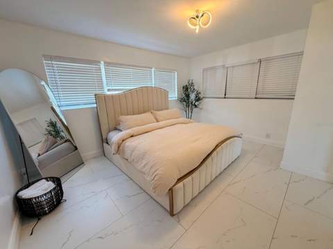 6083 50th Avenue, Kenneth City FL - photo 10 of 12