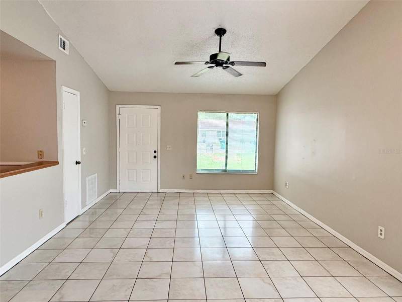 2 bedroom Half Duplex at 608 E Warren Avenue, Wildmere, Longwood — photo 5