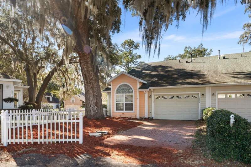 2 bedroom Townhouse at 10804 NW 65th Way, St Albans Wood, Alachua — photo 2