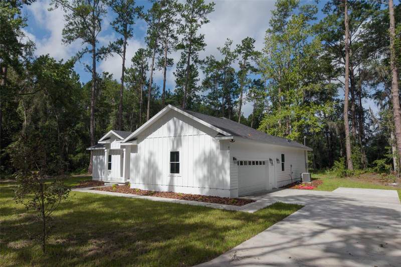 3 bedroom Single Family Residence at 832 NW 5th Street, Micanopy, Micanopy — photo 2